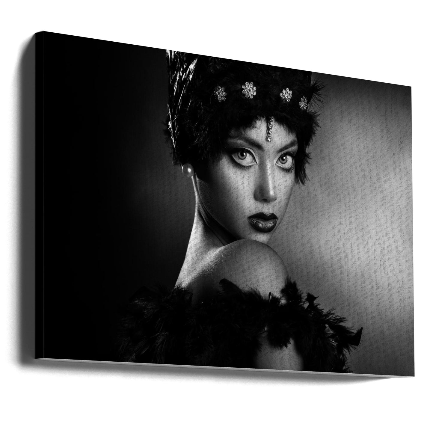 Anita in black | Canvas