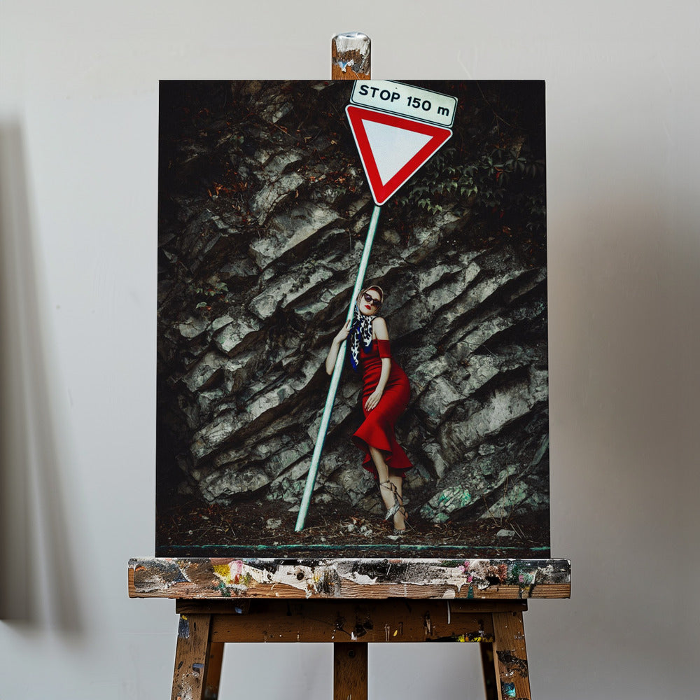 Red Elegance Halt | Canvas