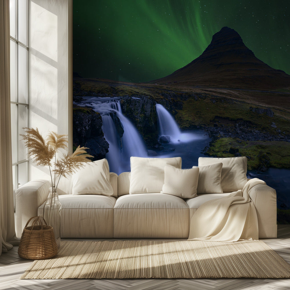 Kirkjufell... Under en boreal grön himmel | Tapet