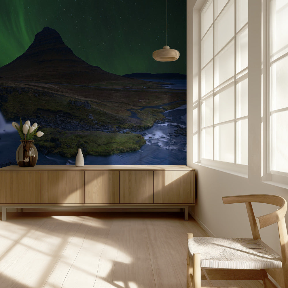 Kirkjufell... Under en boreal grön himmel | Tapet