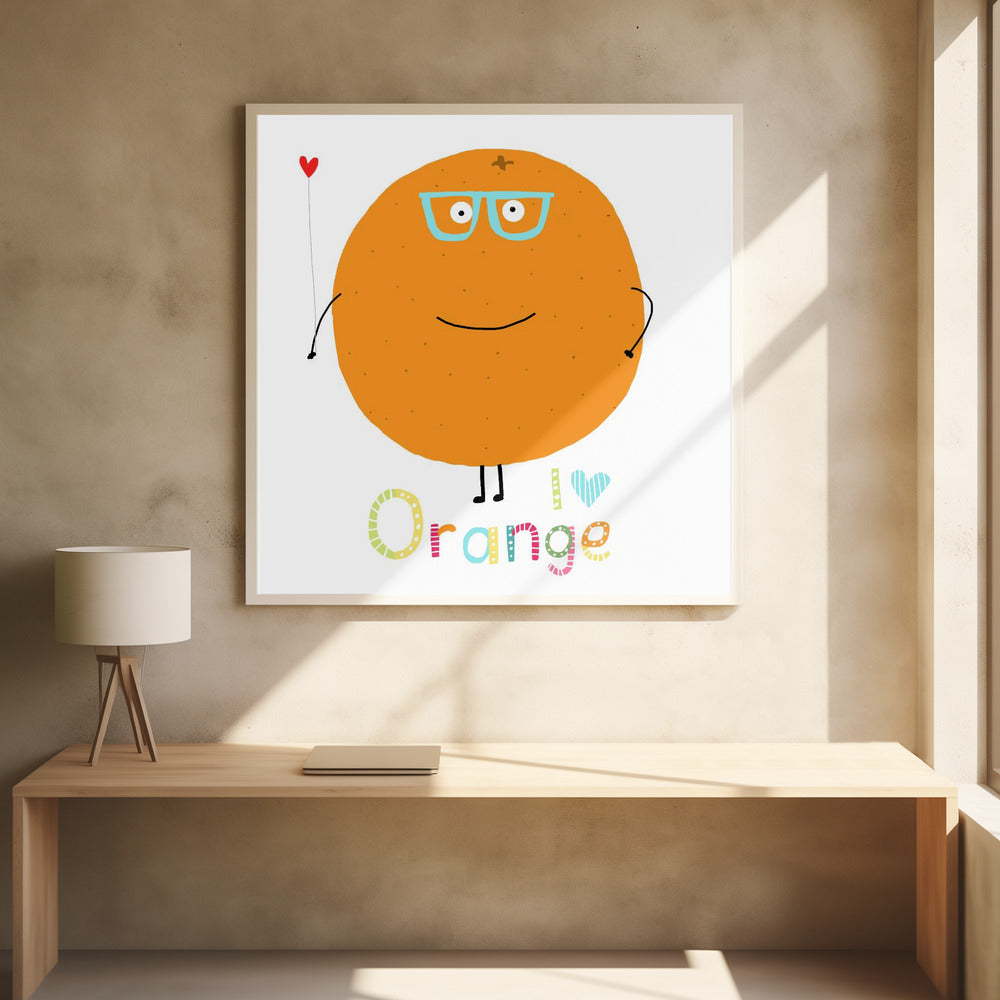 Jag älskar apelsin! Söt apelsin som håller ett kärlekshjärta. | Poster