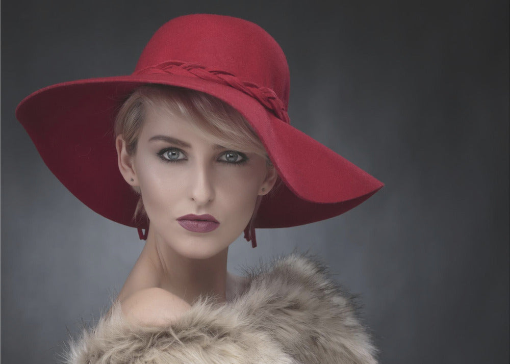 Ambers røde hatt | Lerretsbilder
