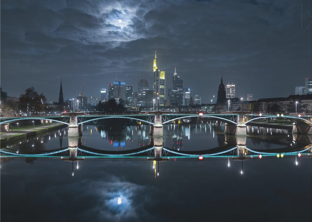 Frankfurt vid fullmåne | Tapet