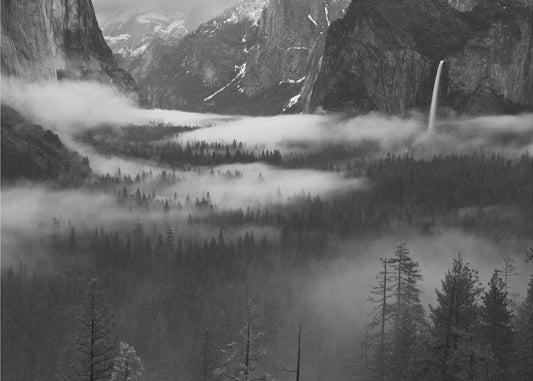 Dimma som flyter i Yosemite Valley | Tapet