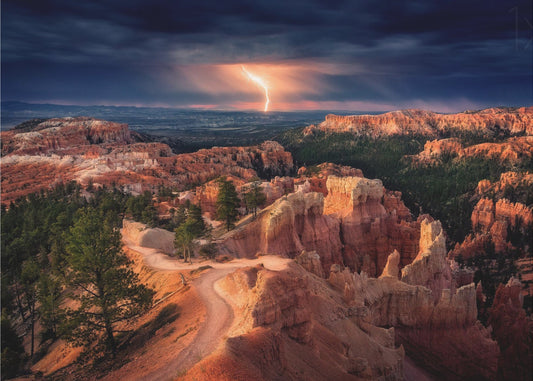 Blixtar över Bryce Canyon | Tapet